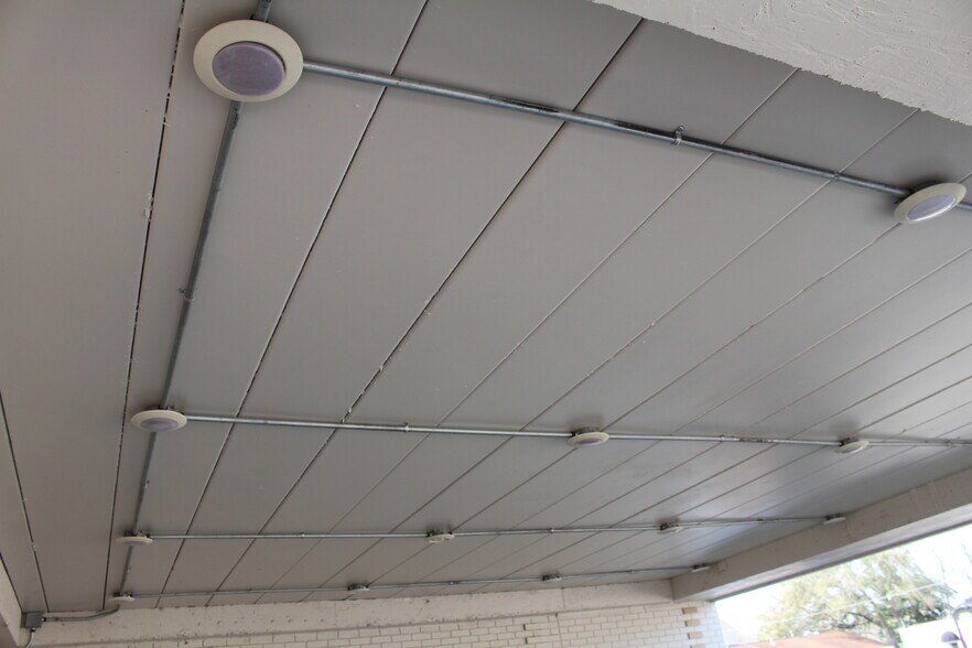 More Photos Of 302 W Defee Ave, Baytown Specialty For Sale