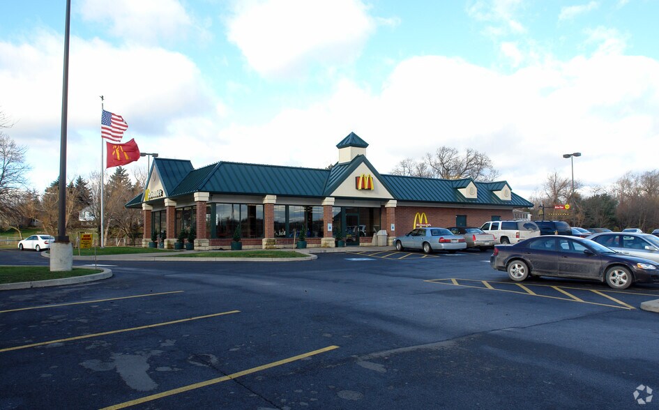 More Photos Of 340 Towne Dr, Fayetteville Unknown For Lease