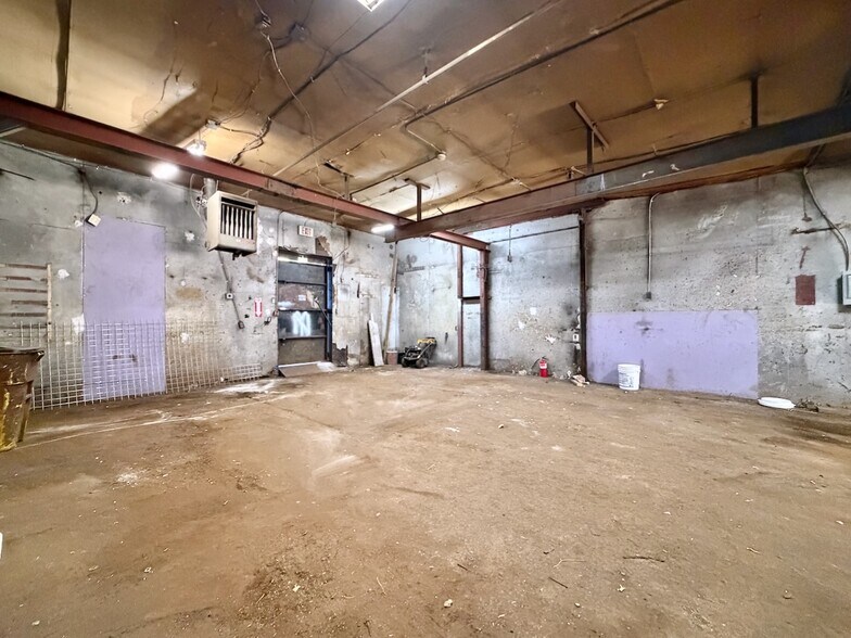 More Photos Of 4309 Palisade Ave, Union City Manufacturing For Lease