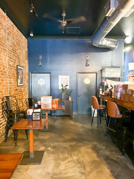 More Photos Of 69 St Michael St, Mobile Restaurant For Lease