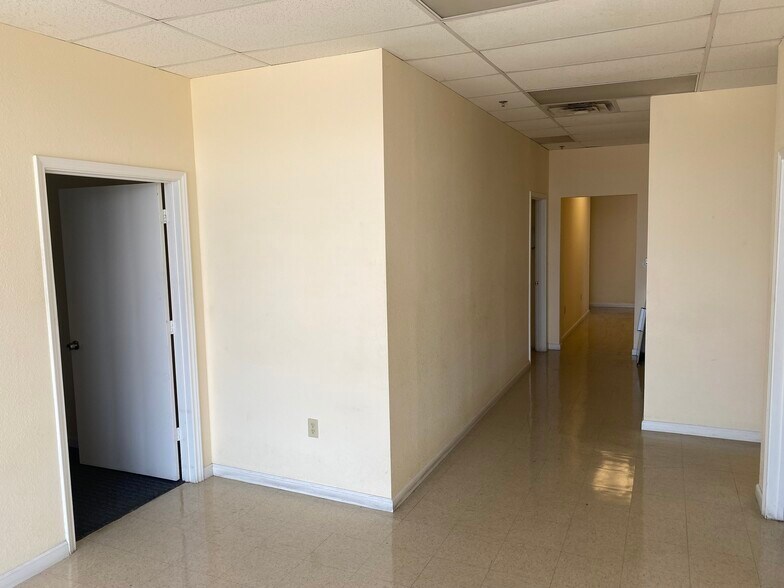 More Photos Of 2430 W Main St, Grand Prairie Warehouse For Lease
