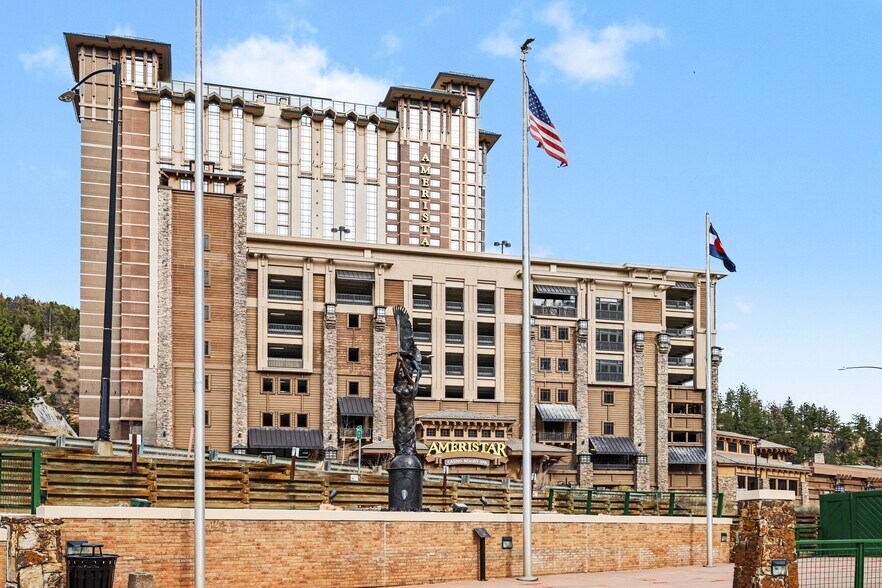 More Photos Of 171 Lawrence St, Central City Storefront For Sale