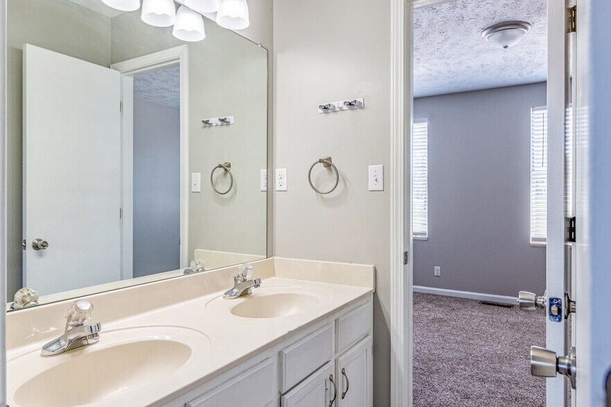 More Photos Of 291 Dunbar Cave Rd, Clarksville Multifamily For Sale