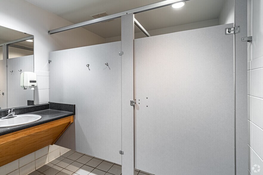 More Photos Of 4240 S Lees Summit Rd, Independence Office For Lease