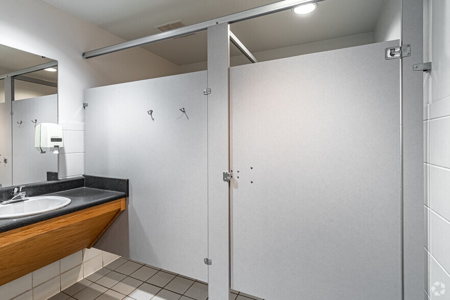 More Photos Of 4240 S Lees Summit Rd, Independence Office For Lease