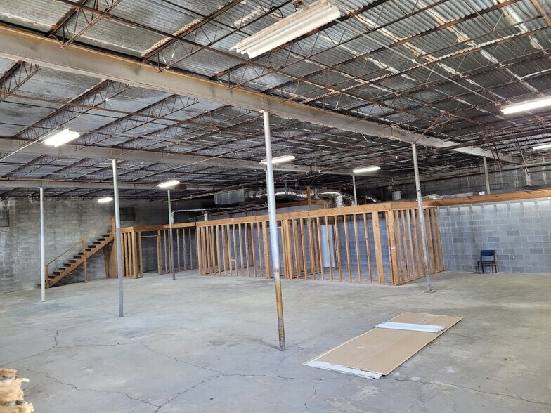 More Photos Of 604 Sheridan Ave, Dalton Warehouse For Sale