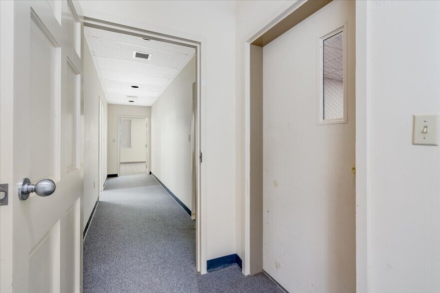 More Photos Of 7 Route 101A, Amherst Medical For Sale