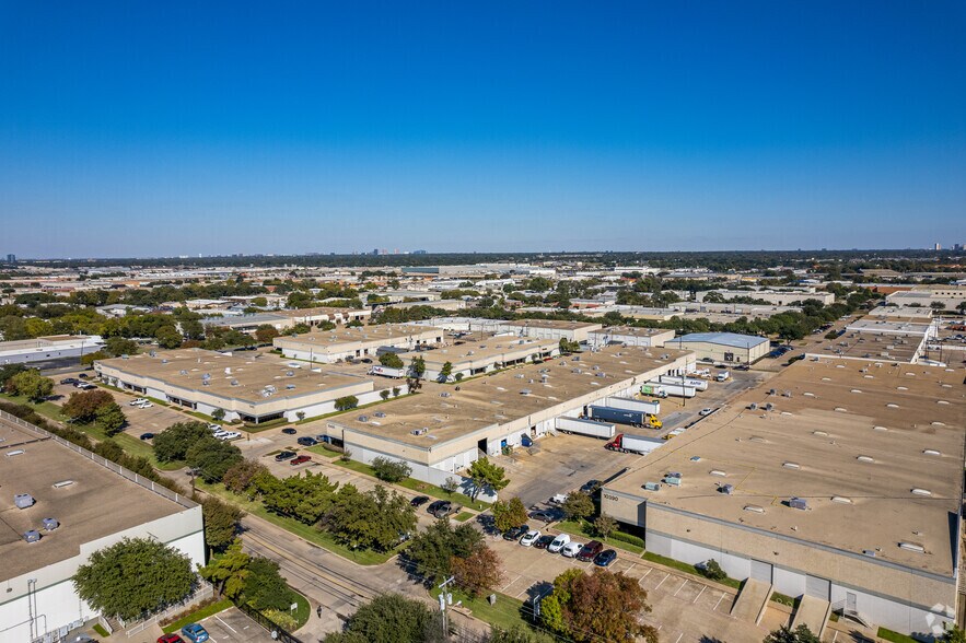 More Photos Of 10430 Shady Trl, Dallas Industrial For Sale