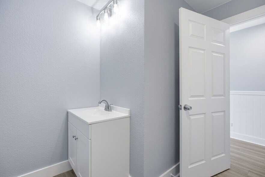 More Photos Of 208 E Hwy 79 St, Hutto Daycare Center For Lease