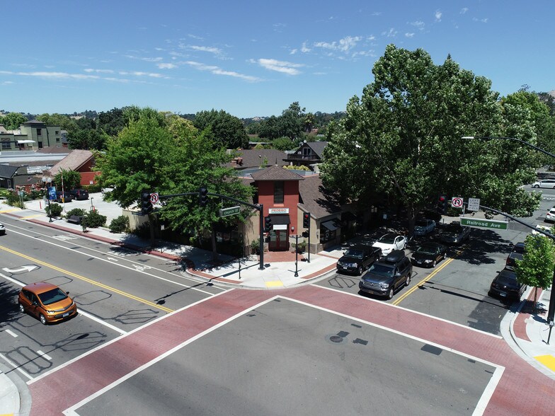 More Photos Of 294-298 Railroad Ave, Danville Freestanding For Lease