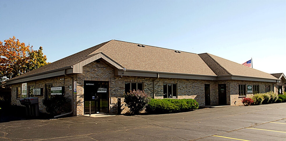 More Photos Of 5793 W Grande Market Dr, Appleton Unknown For Lease