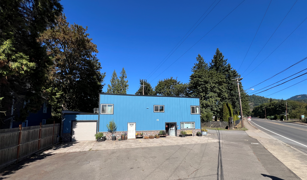 More Photos Of 3800 N Coburg Rd, Eugene Freestanding For Sale