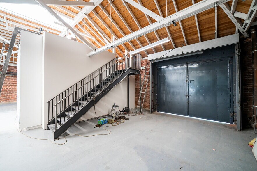 More Photos Of 1359 S Hope St, Los Angeles Warehouse For Sale