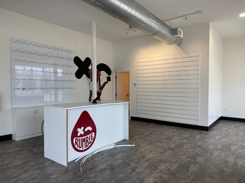 More Photos Of 2341 Hollywood Blvd, Hollywood Freestanding For Lease