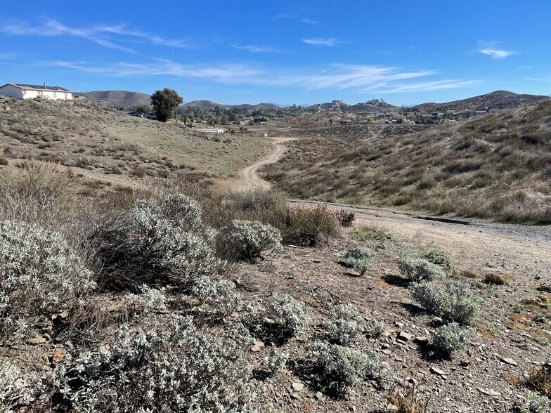 More Photos Of TBD Hampshire Dr, Quail Valley Land For Sale