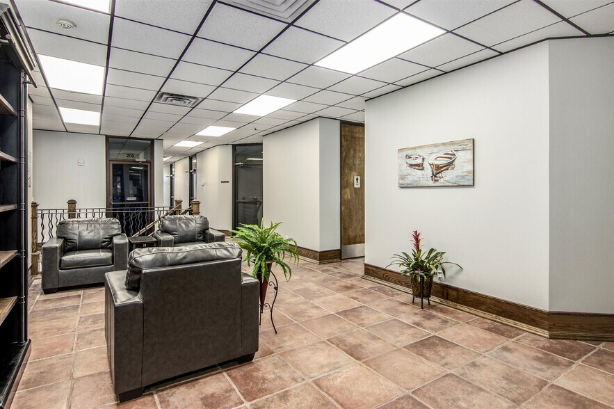 More Photos Of 601 Cien Rd, Kemah Unknown For Lease