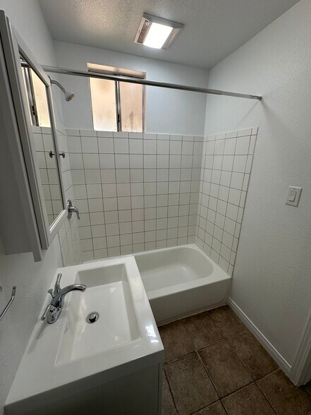More Photos Of 1235 Clavel Ave, Ventura Apartments For Sale
