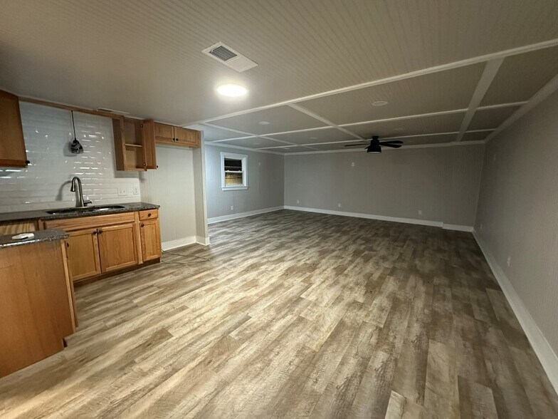 More Photos Of 1662 Murfreesboro Rd, Woodbury General Retail For Sale