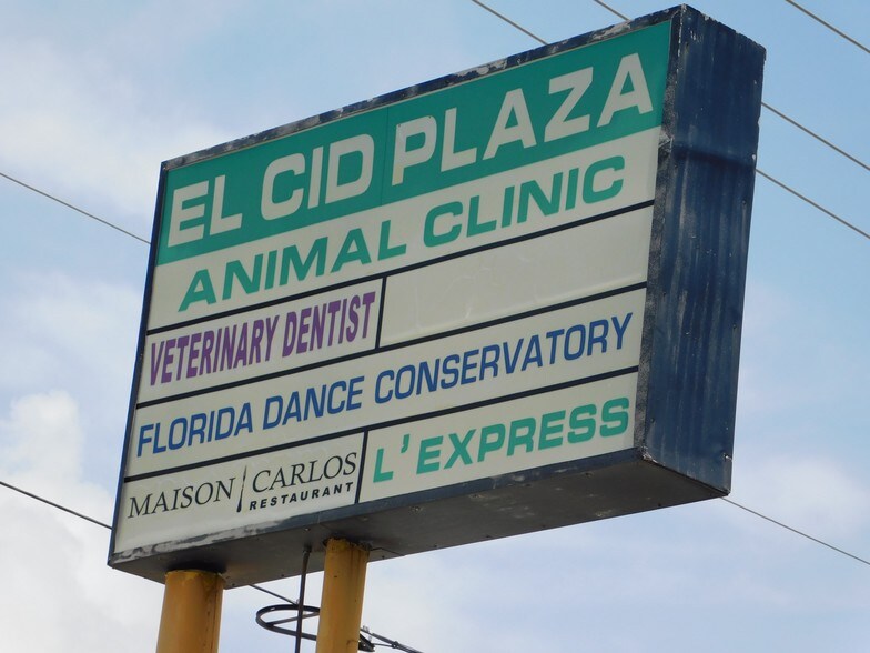 More Photos Of 3008-3014 S Dixie Hwy, West Palm Beach Storefront For Lease