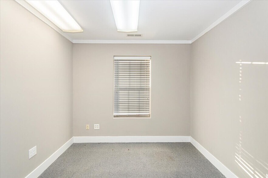 More Photos Of 1980 Old Fort Pky, Murfreesboro Office For Lease