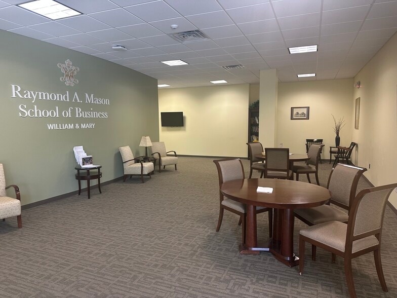 More Photos Of 41 Old Oyster Point Rd, Newport News Office For Sale