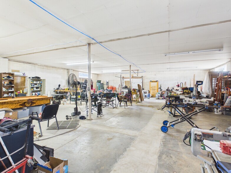 More Photos Of 315-317 N Dumas Ave, Dumas Service For Sale