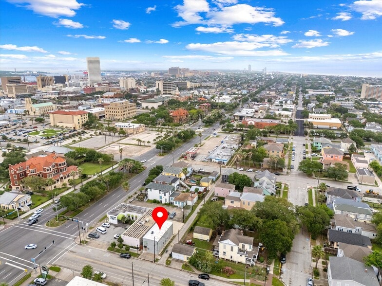 More Photos Of 1010 27th st, Galveston Apartments For Sale