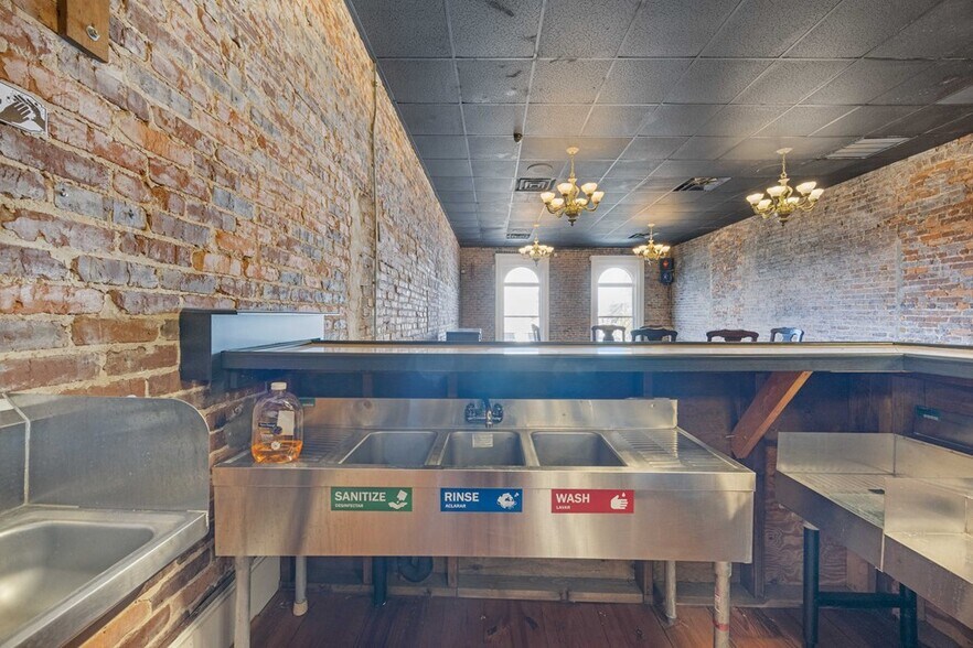 More Photos Of 219 E Screven St, Quitman Storefront Retail Office For Sale