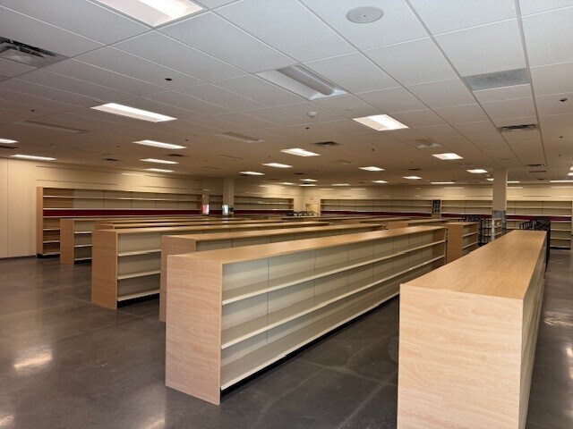 More Photos Of 500 N IH 69, Robstown Warehouse For Lease