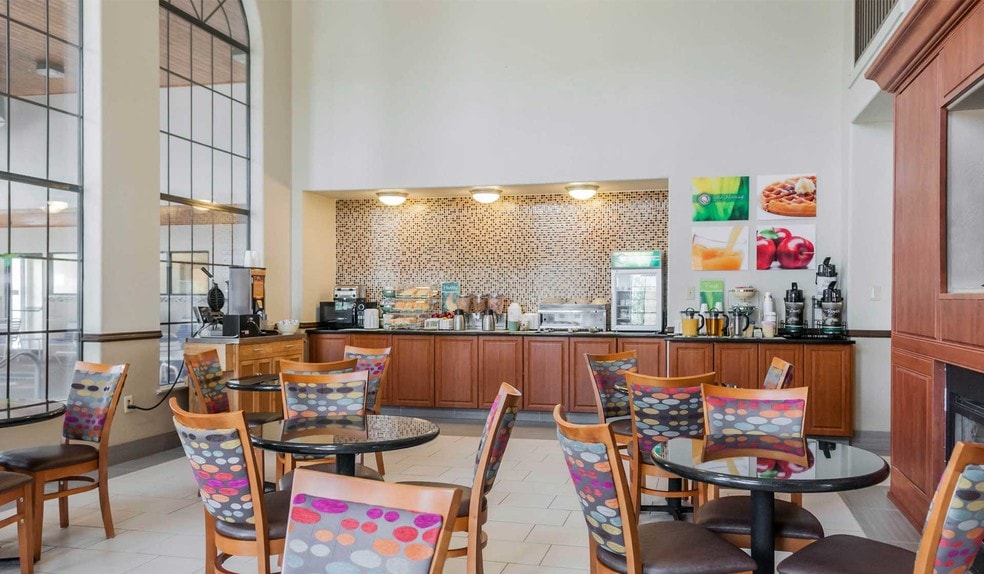 More Photos Of 6100 Iliff Rd NW, Albuquerque Hotel For Sale