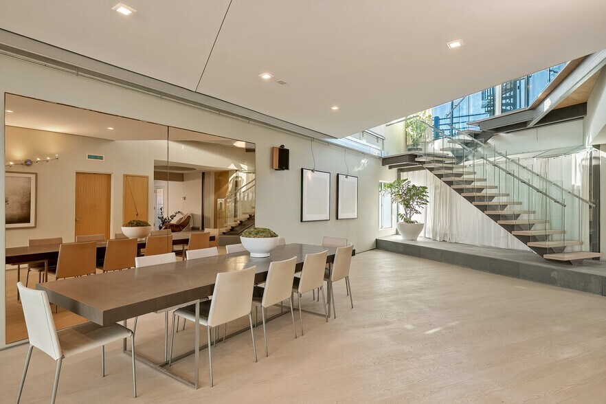 More Photos Of 3111 Ocean Front Walk, Marina Del Rey Apartments For Sale