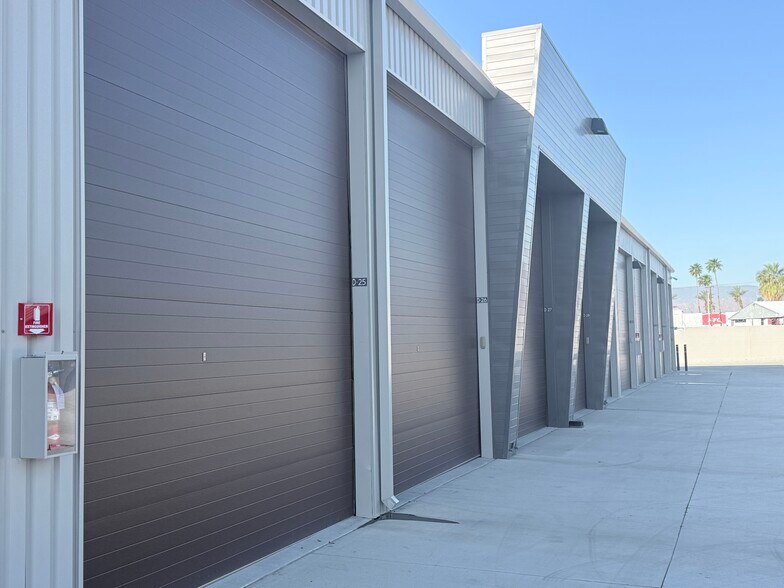 More Photos Of 49751 Oates Ln, Coachella Parking Garage For Sale