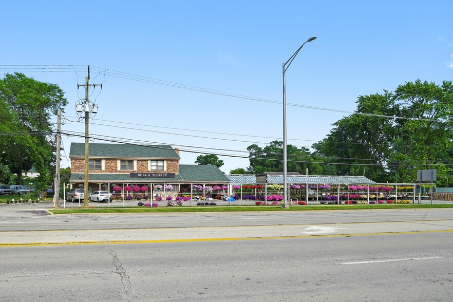 Primary Photo Of 7117 S Roberts Rd, Bridgeview Garden Center For Sale