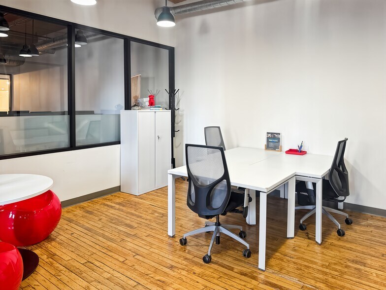 More Photos Of 320 W Ohio St, Chicago Coworking Space