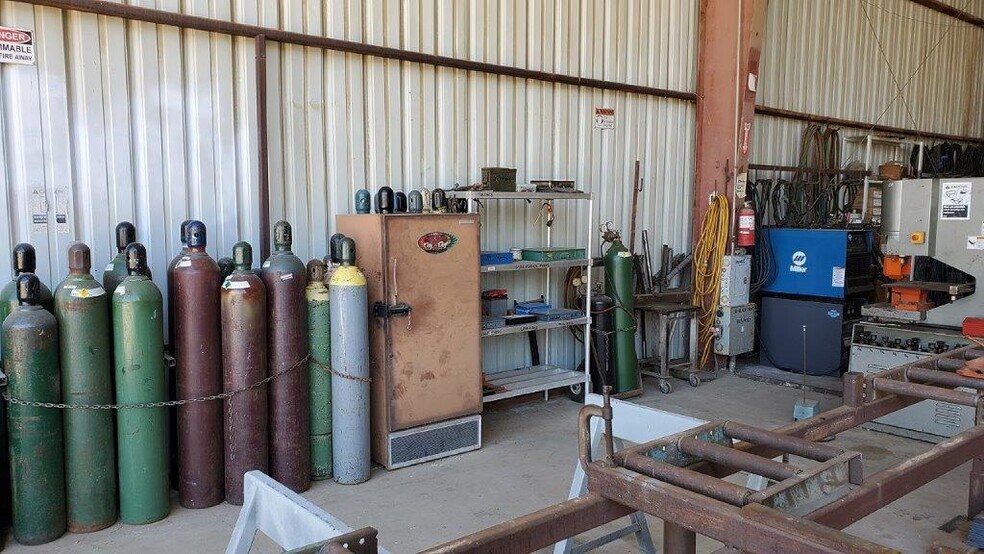 More Photos Of 41614 102nd St E, Palmdale Industrial For Lease