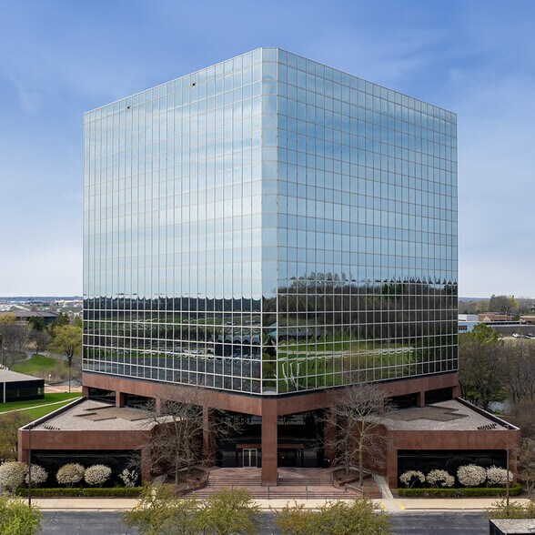 More Photos Of 10850 W Park Pl, Milwaukee Office For Lease