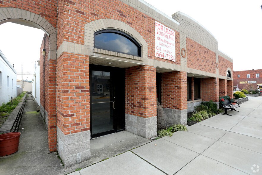 Primary Photo Of 80-82 E Main St, Taylorsville Medical For Lease
