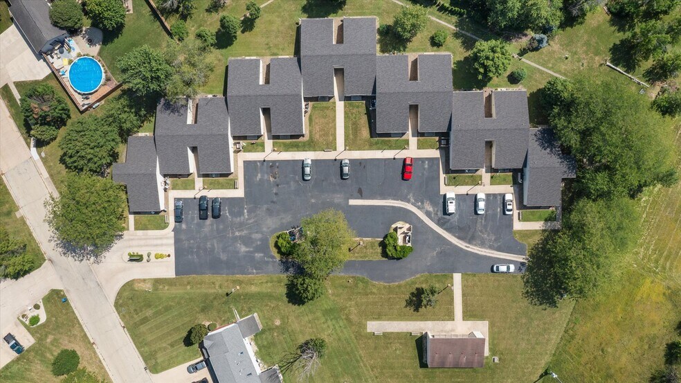 More Photos Of 111 Bannon Dr, Dwight Apartments For Sale