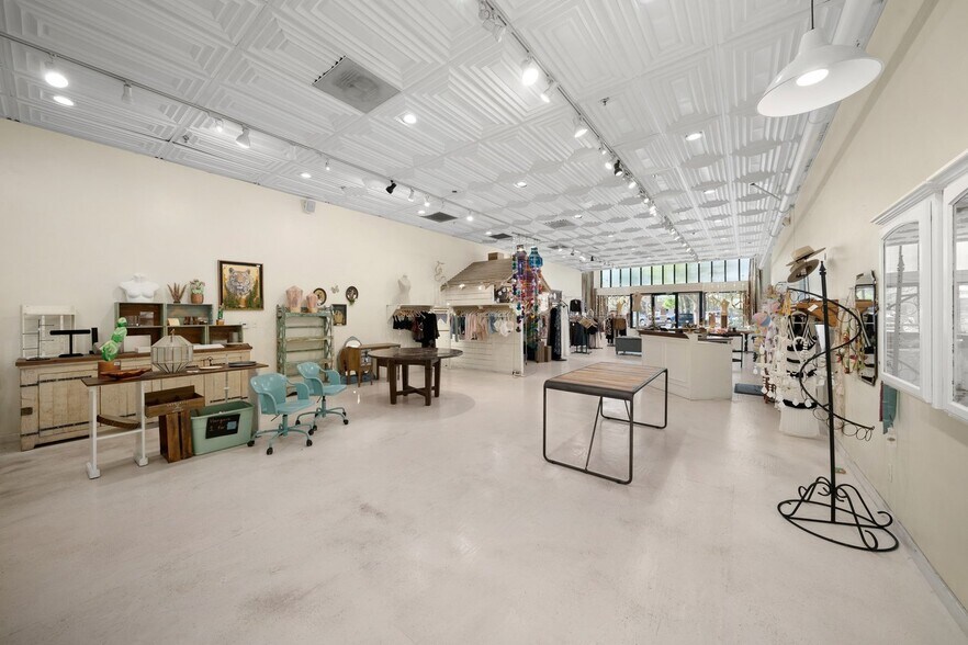 More Photos Of 1211 Pine St, Paso Robles Storefront For Lease