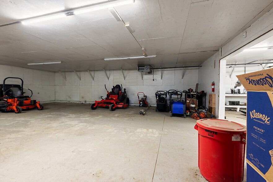 More Photos Of 350 Upper Main St, Fairfield Service For Sale