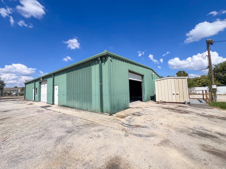 More Photos Of 132 Nell Deane Blvd, Schertz Warehouse For Lease