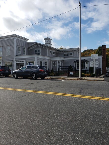 More Photos Of 1448 Main St, Palmer Medical For Lease