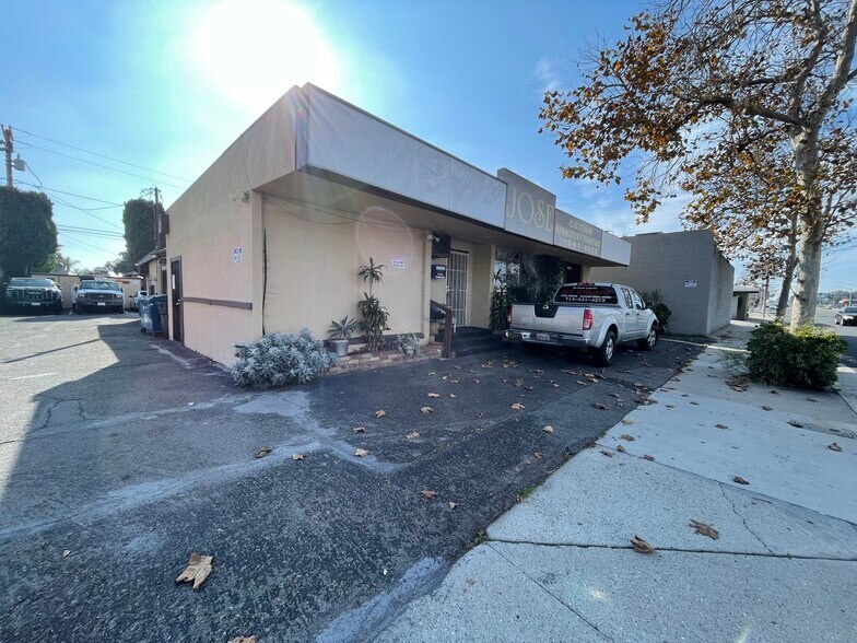 More Photos Of 1854 W 17th St, Santa Ana Freestanding For Sale