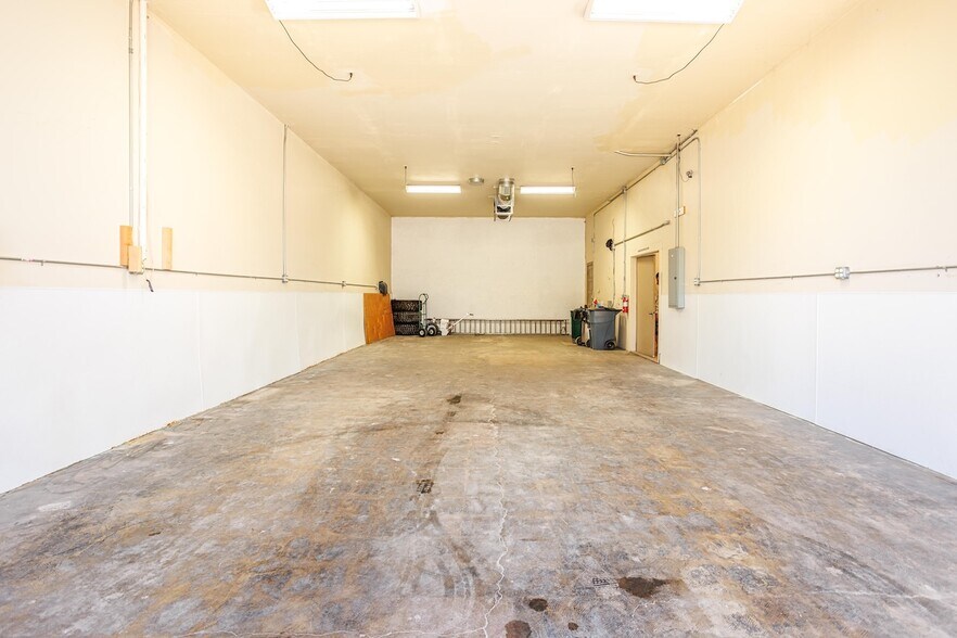 More Photos Of 7001-7013 N Albina Ave, Portland Freestanding For Lease