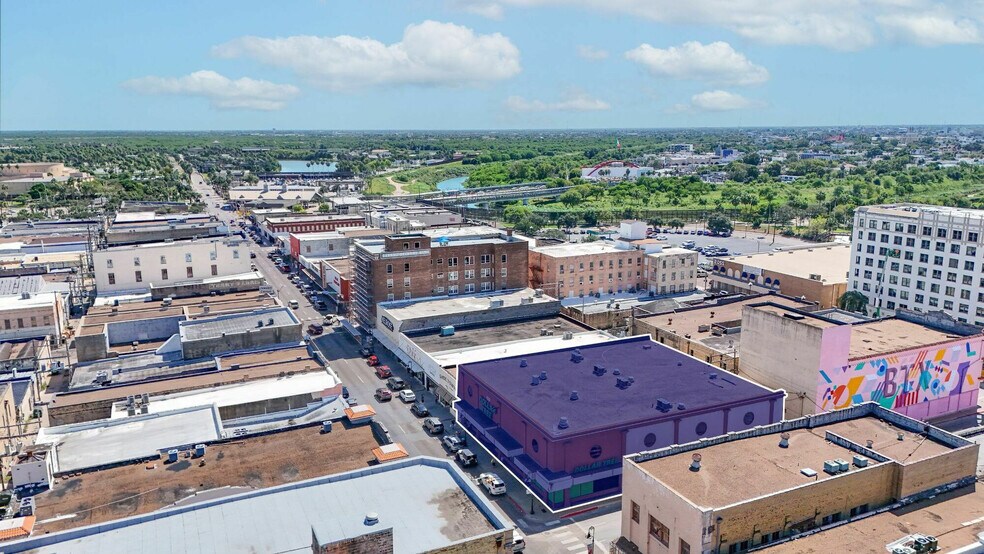 More Photos Of 1104 E Elizabeth St, Brownsville Supermarket For Sale