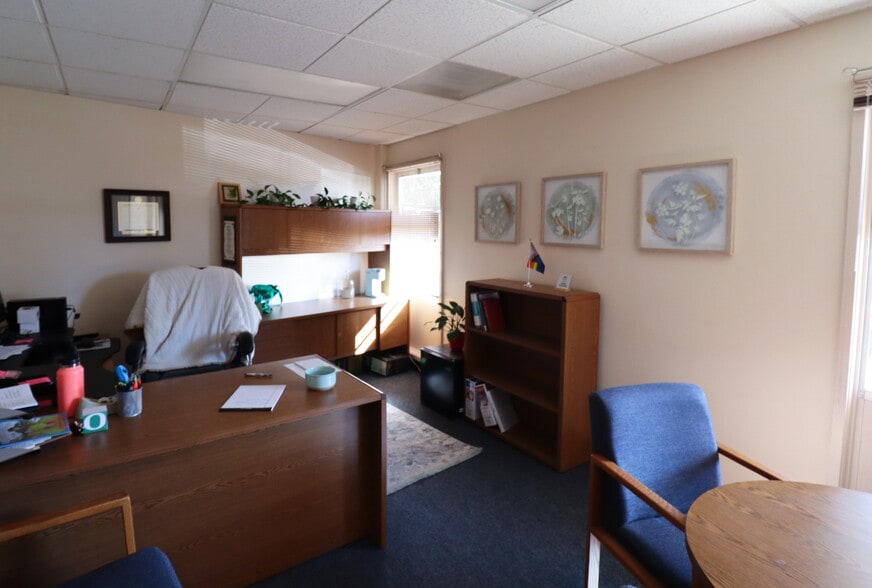 More Photos Of 86 Centennial Loop, Eugene Office For Sale