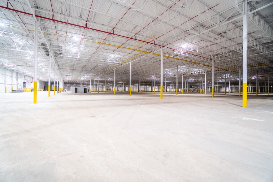 More Photos Of 4747 N Western Ave, Connersville Manufacturing For Lease