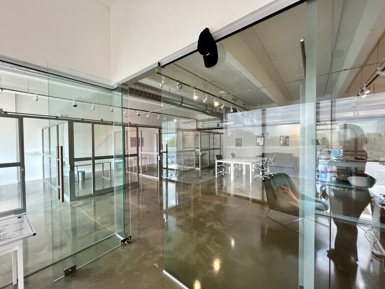 More Photos Of 2121 NW 2nd Ave, Miami Storefront Retail Office For Lease