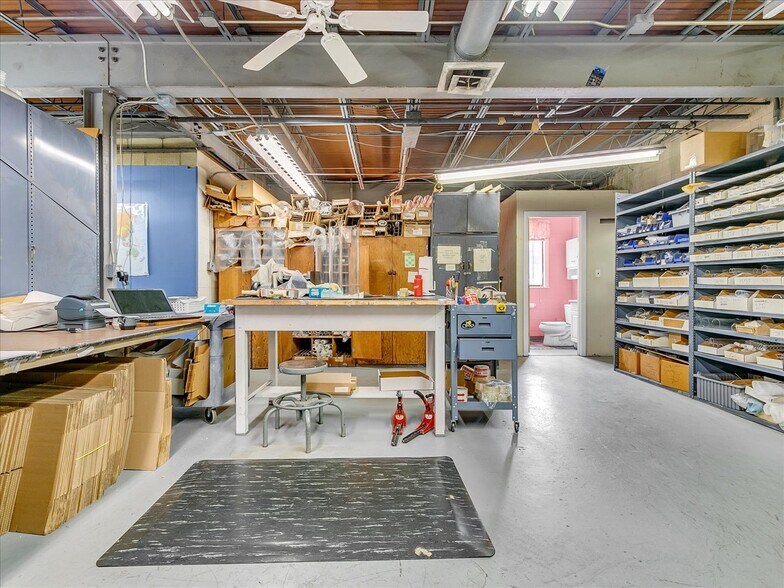 More Photos Of 33 Rumford Ave, Waltham Manufacturing For Lease