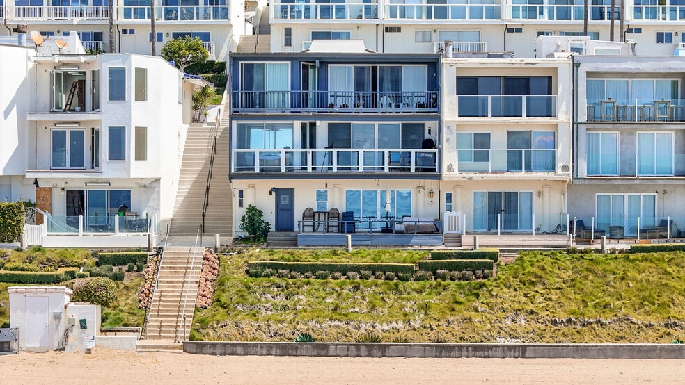 More Photos Of 11914 Beach Club Way, Malibu Multifamily For Sale